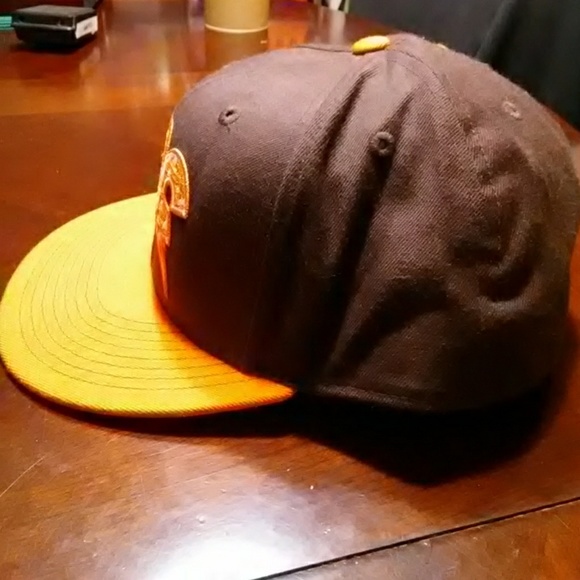 Rocawear Fitted Cap - Picture 4 of 8